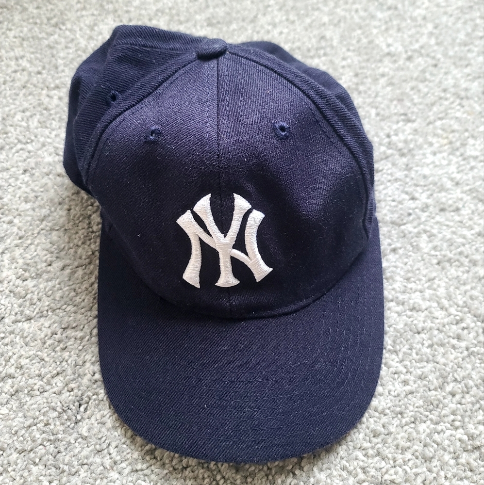 Classic Navy Blue New York Yankees Baseball Hat